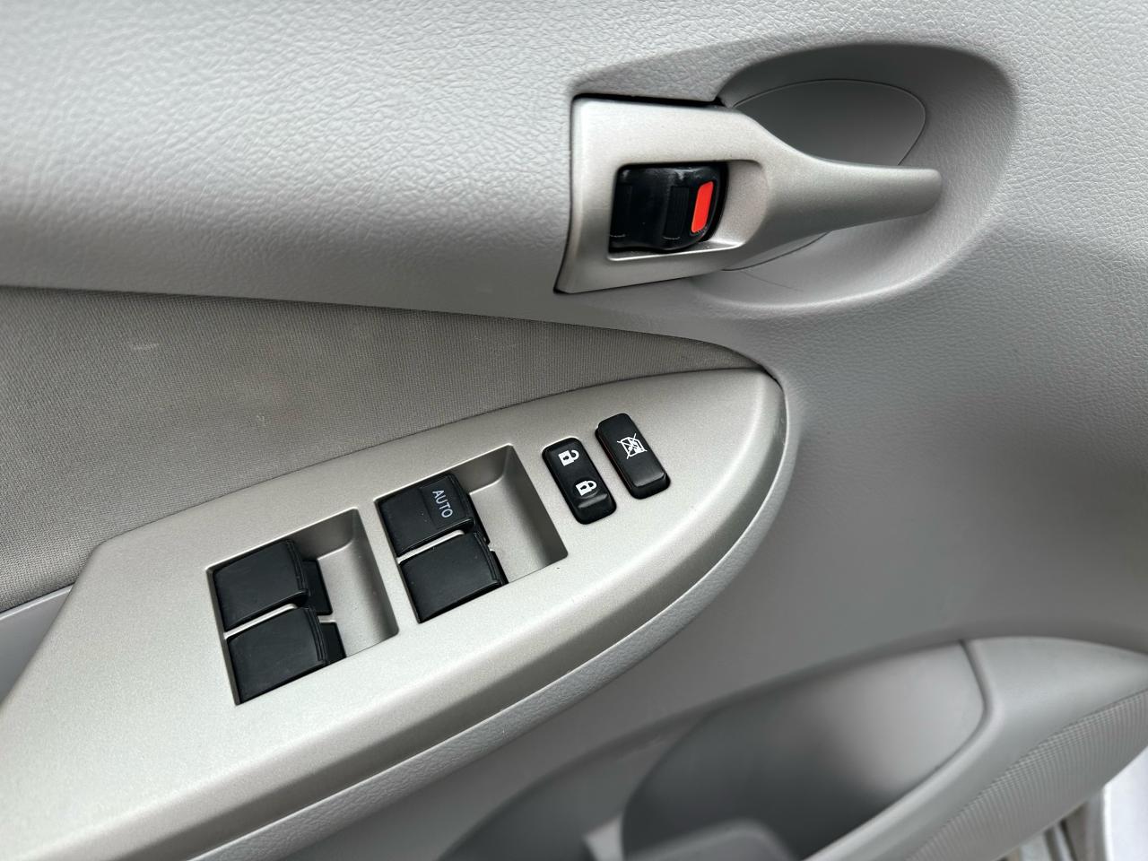2012 Toyota Corolla LE HTD SEATS SUNROOF ALLOYS - Photo #8