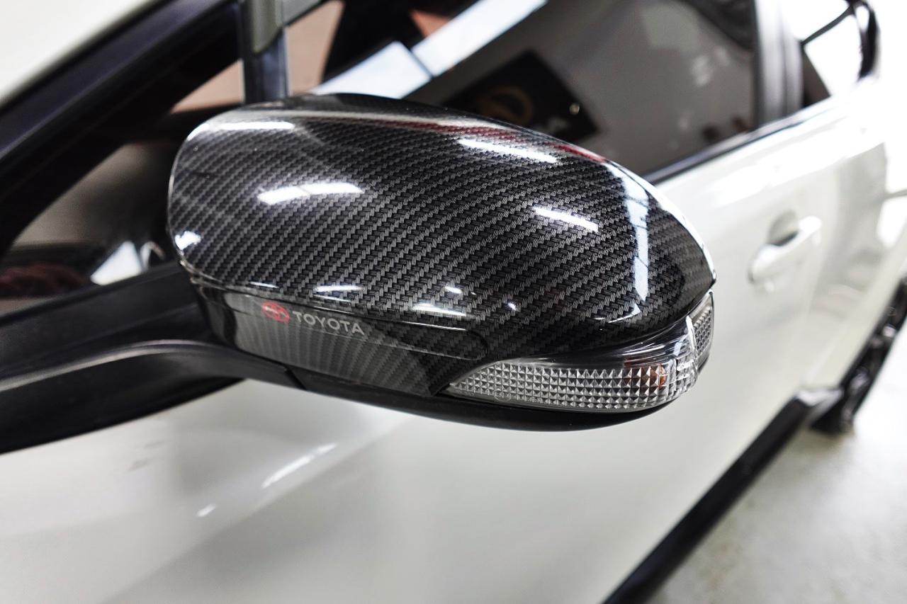 2018 Toyota C-HR XLE MODEL,NO ACCIDENT,CARBON FIBER ,MUST SEE - Photo #12