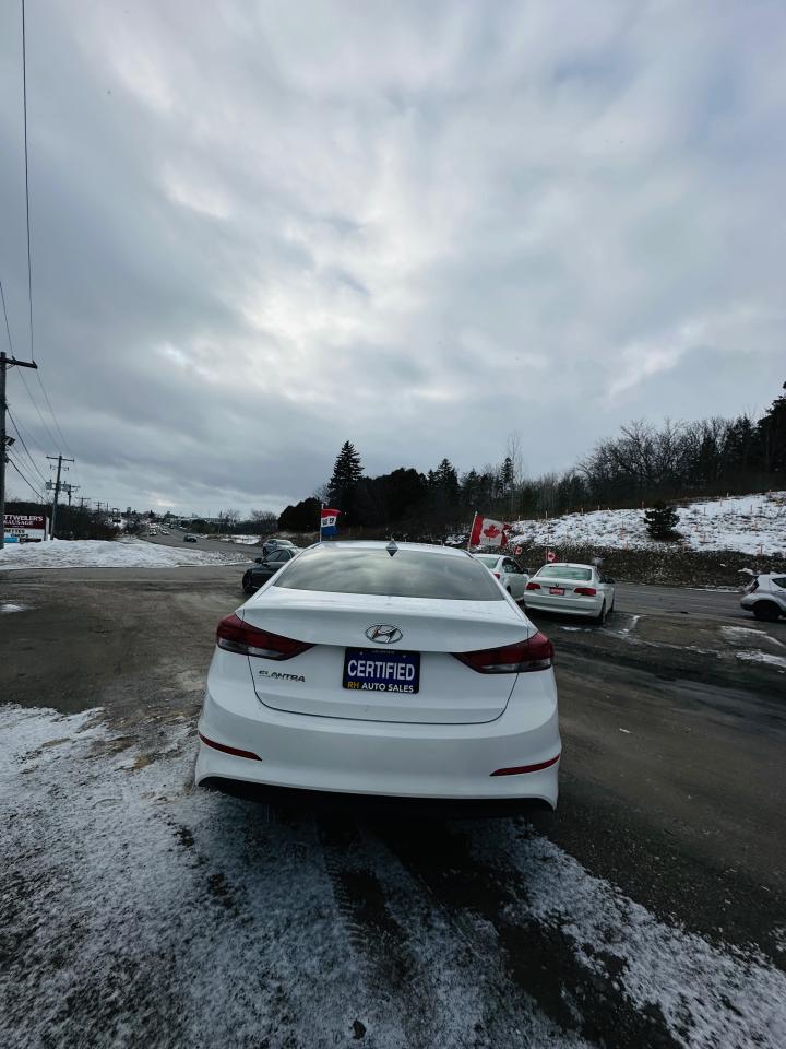 2018 Hyundai Elantra  - Photo #4