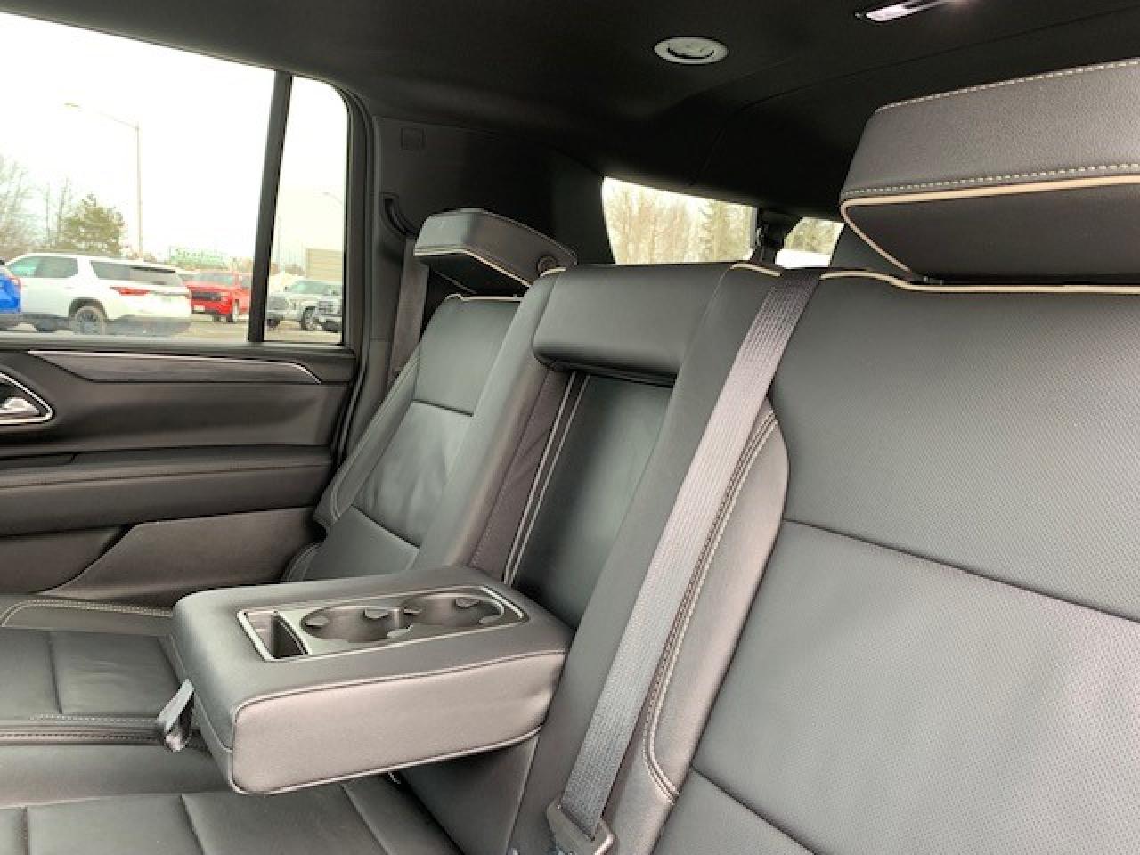 2023 GMC Yukon XL 4WD 4dr SLT - Photo #8