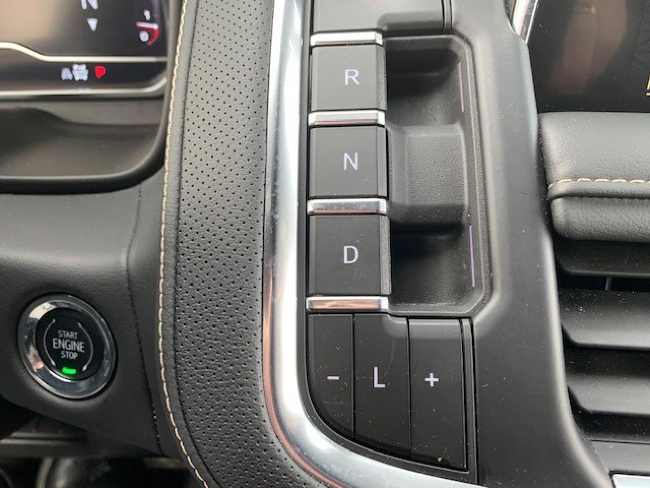 2023 GMC Yukon XL 4WD 4dr SLT - Photo #16