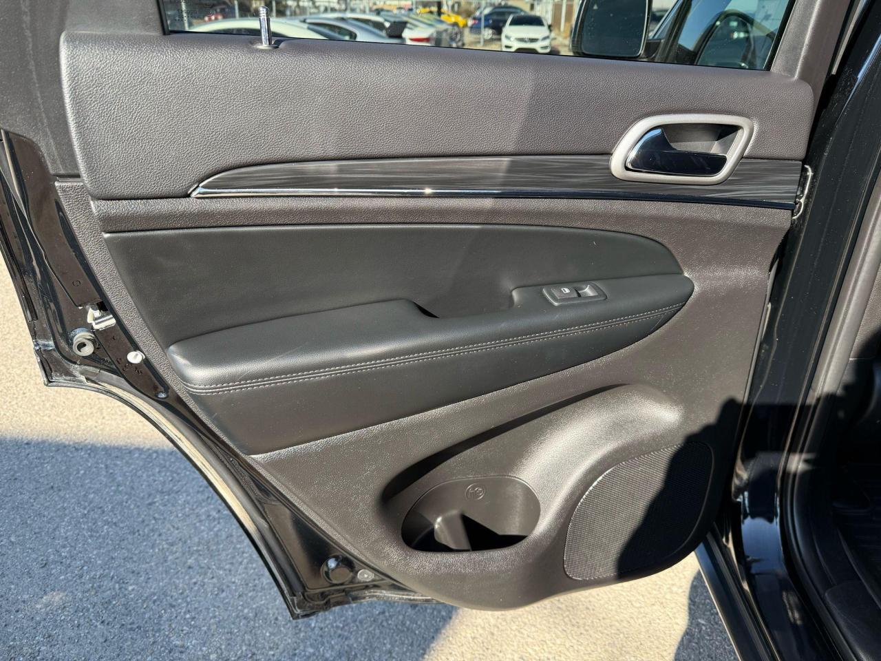2020 Jeep Grand Cherokee LIMITED 4X4 LOW KM's - Photo #10