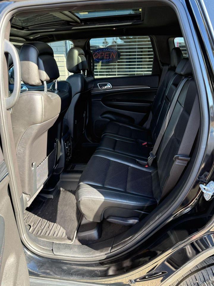 2020 Jeep Grand Cherokee LIMITED 4X4 LOW KM's - Photo #11