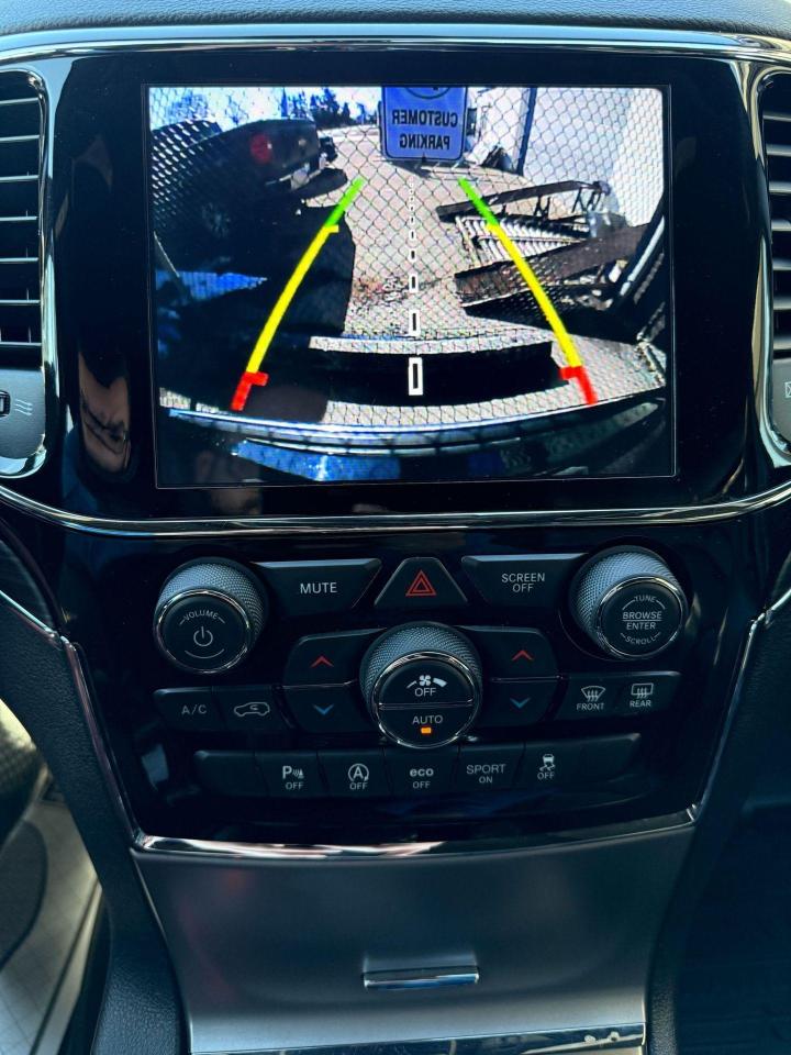 2020 Jeep Grand Cherokee LIMITED 4X4 LOW KM's - Photo #20