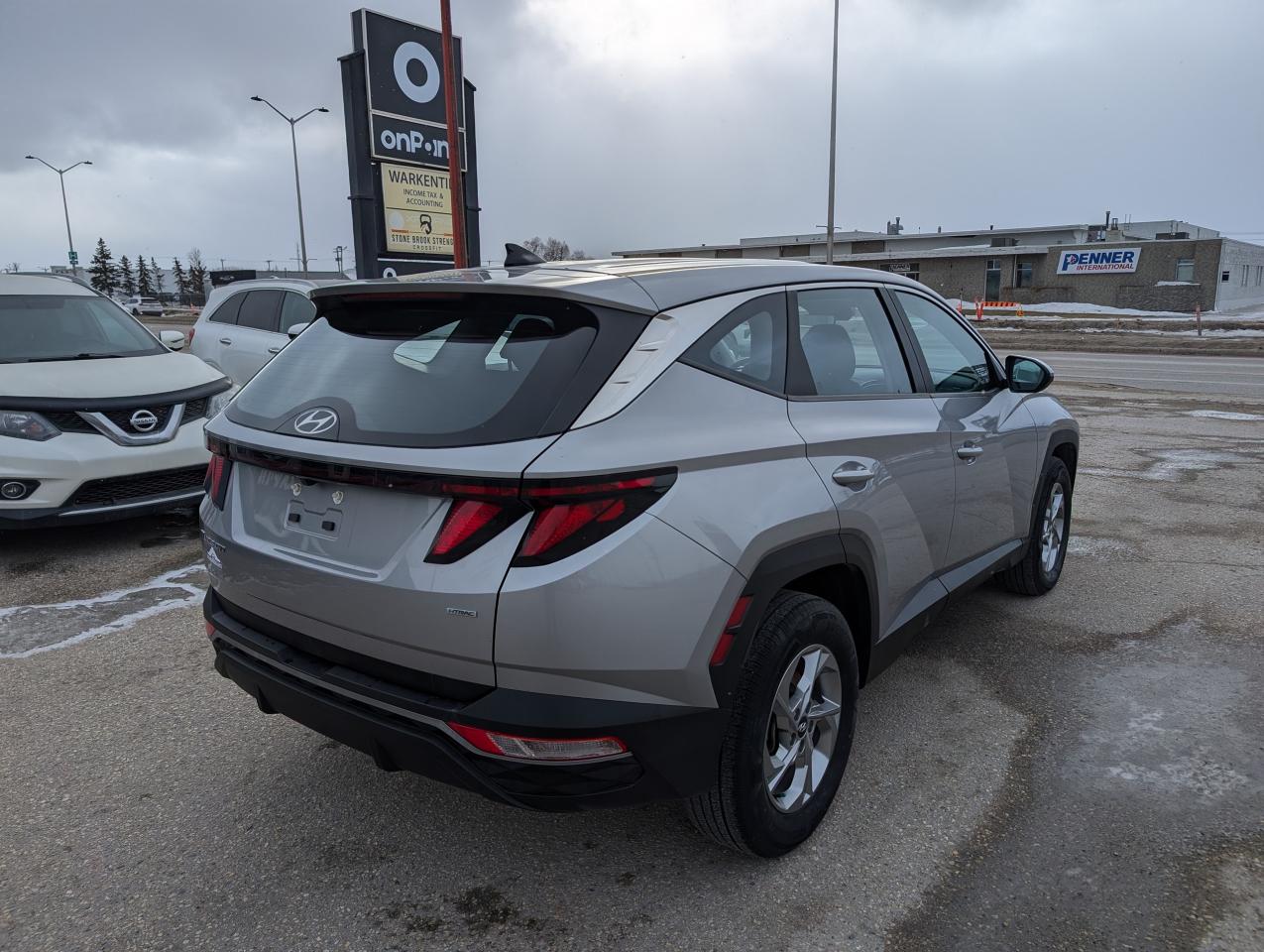 2022 Hyundai Tucson Essential | Accident Free | Manitoba Vehicle - Photo #4