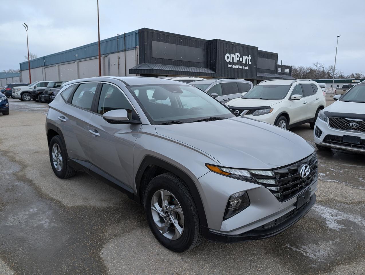2022 Hyundai Tucson Essential | Accident Free | Manitoba Vehicle - Photo #2