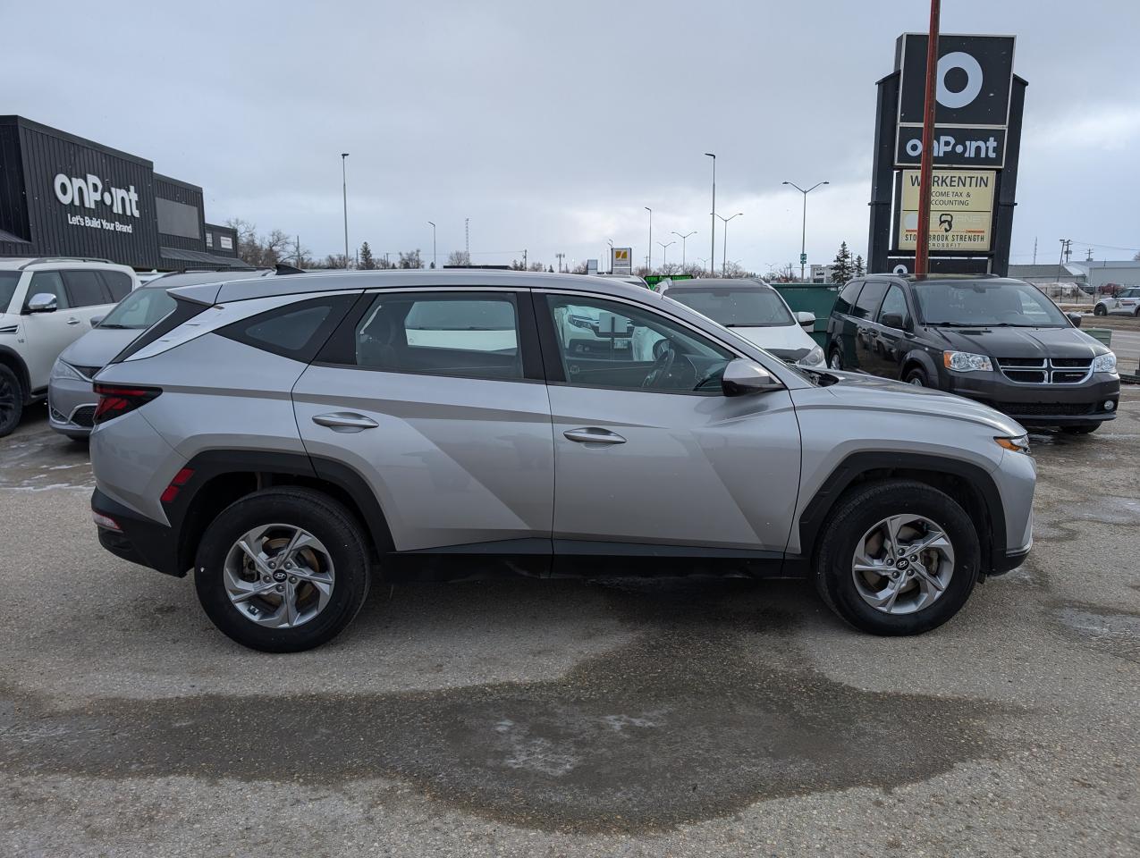 2022 Hyundai Tucson Essential | Accident Free | Manitoba Vehicle - Photo #3
