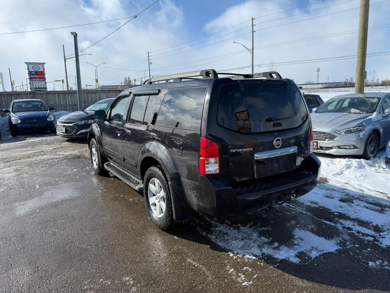 2011 Nissan Pathfinder LE, UNDERCOATED, 7 PASSENGER, CERTIFIED - Photo #3