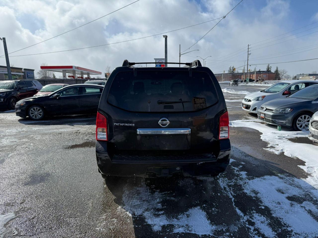 2011 Nissan Pathfinder LE, UNDERCOATED, 7 PASSENGER, CERTIFIED - Photo #4