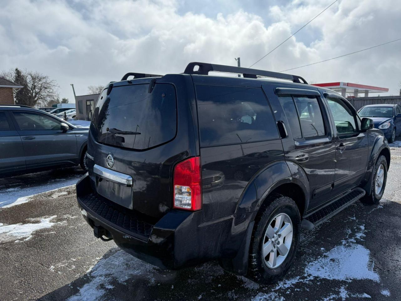 2011 Nissan Pathfinder LE, UNDERCOATED, 7 PASSENGER, CERTIFIED - Photo #5