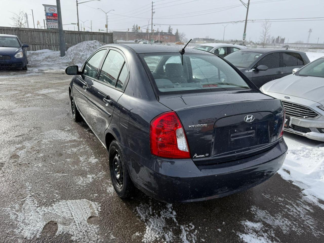 2010 Hyundai Accent GL, SEDAN, AUTO, 4 CYL, ONLY 66KMS, CERTIFIED - Photo #3