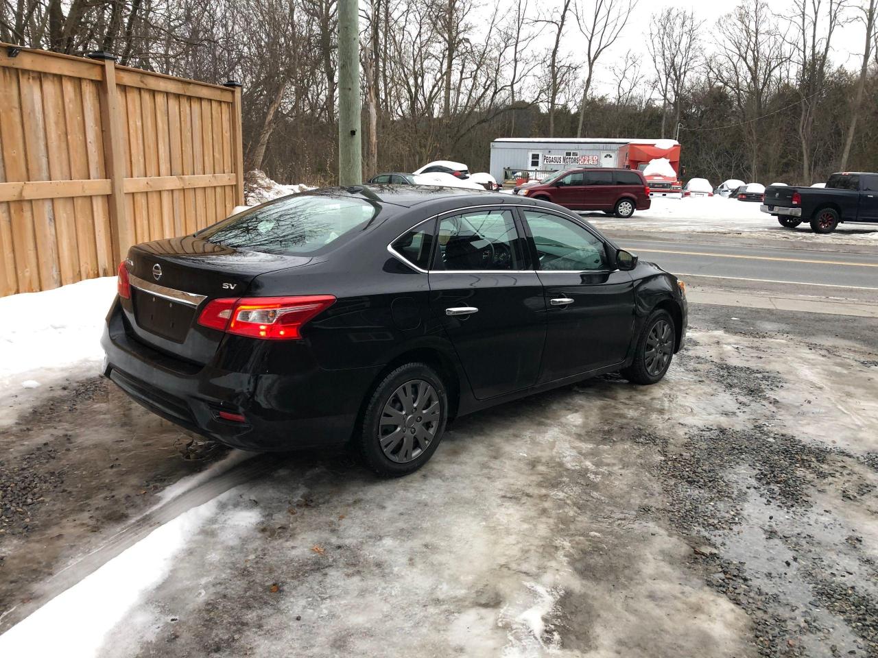 2018 Nissan Sentra SV CVT - Photo #4