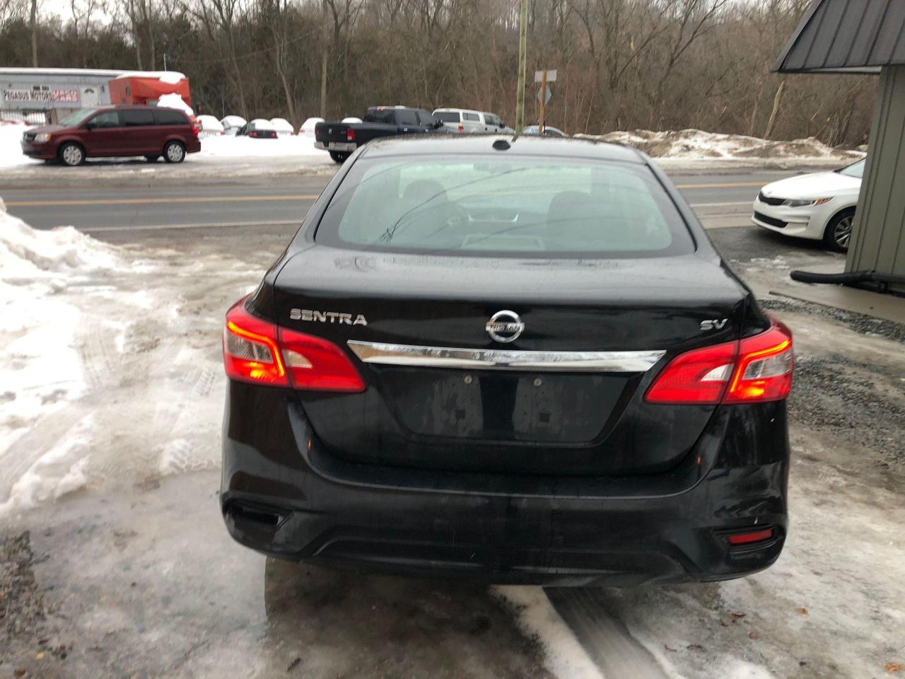 2018 Nissan Sentra SV CVT - Photo #5