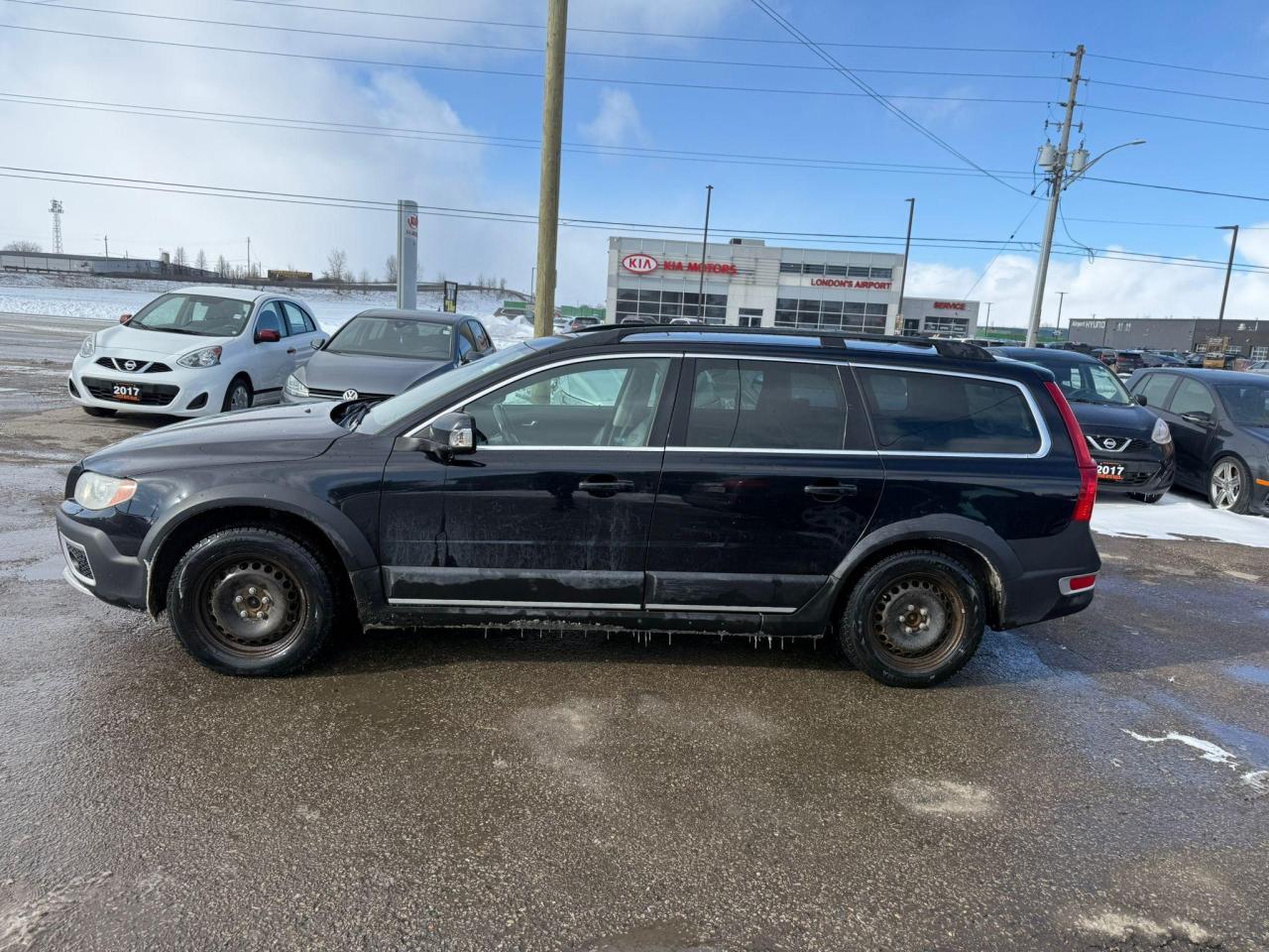 2013 Volvo XC70 RUNS DRIVES GREAT, 2 SETS WHEELS, WELL MAINTAINED - Photo #2