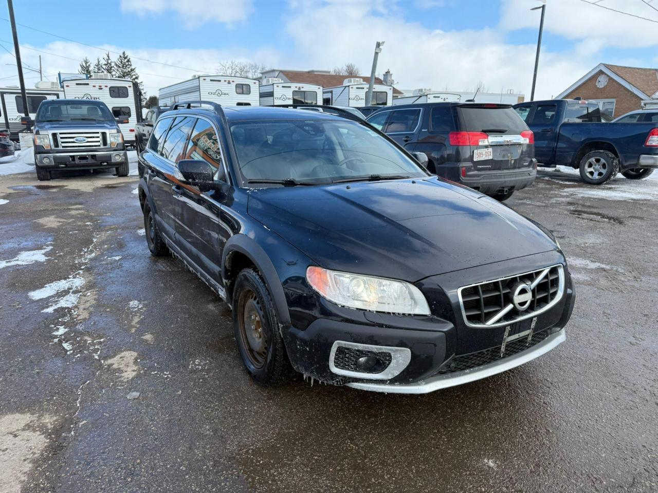 2013 Volvo XC70 RUNS DRIVES GREAT, 2 SETS WHEELS, WELL MAINTAINED - Photo #7