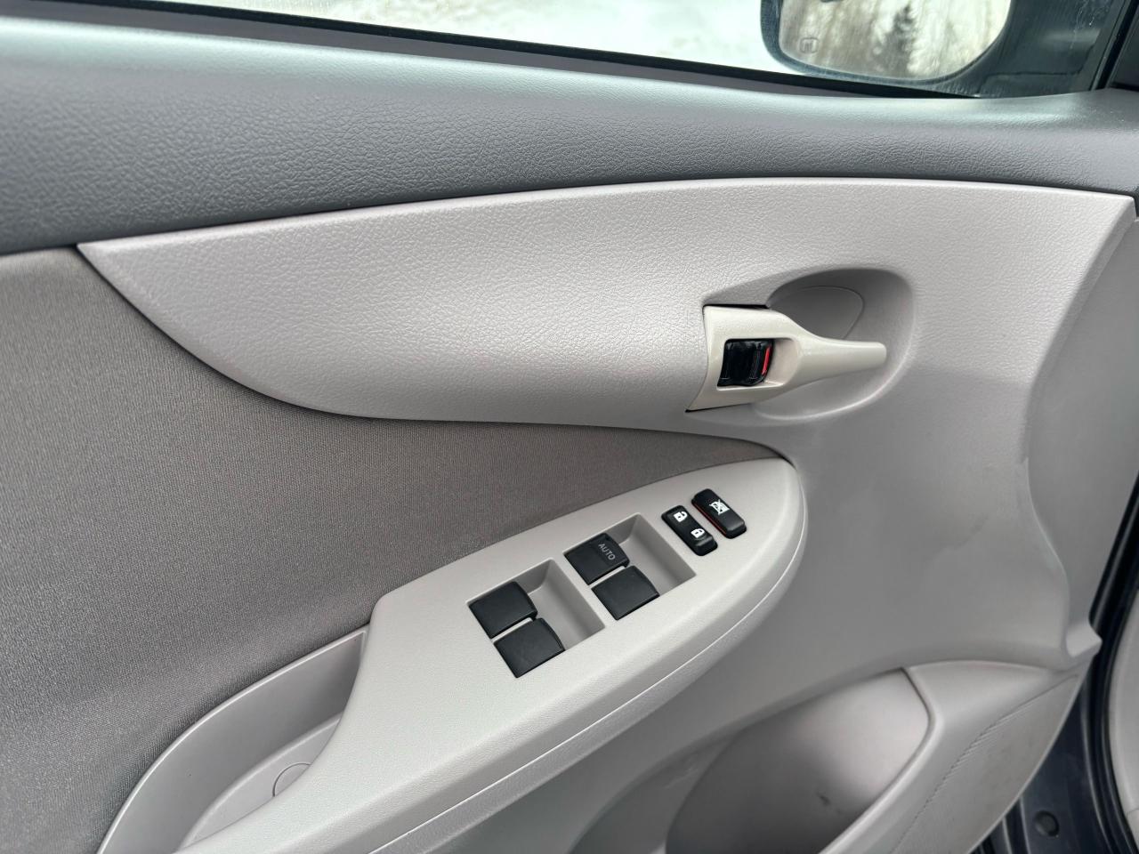 2010 Toyota Corolla CE - Photo #10