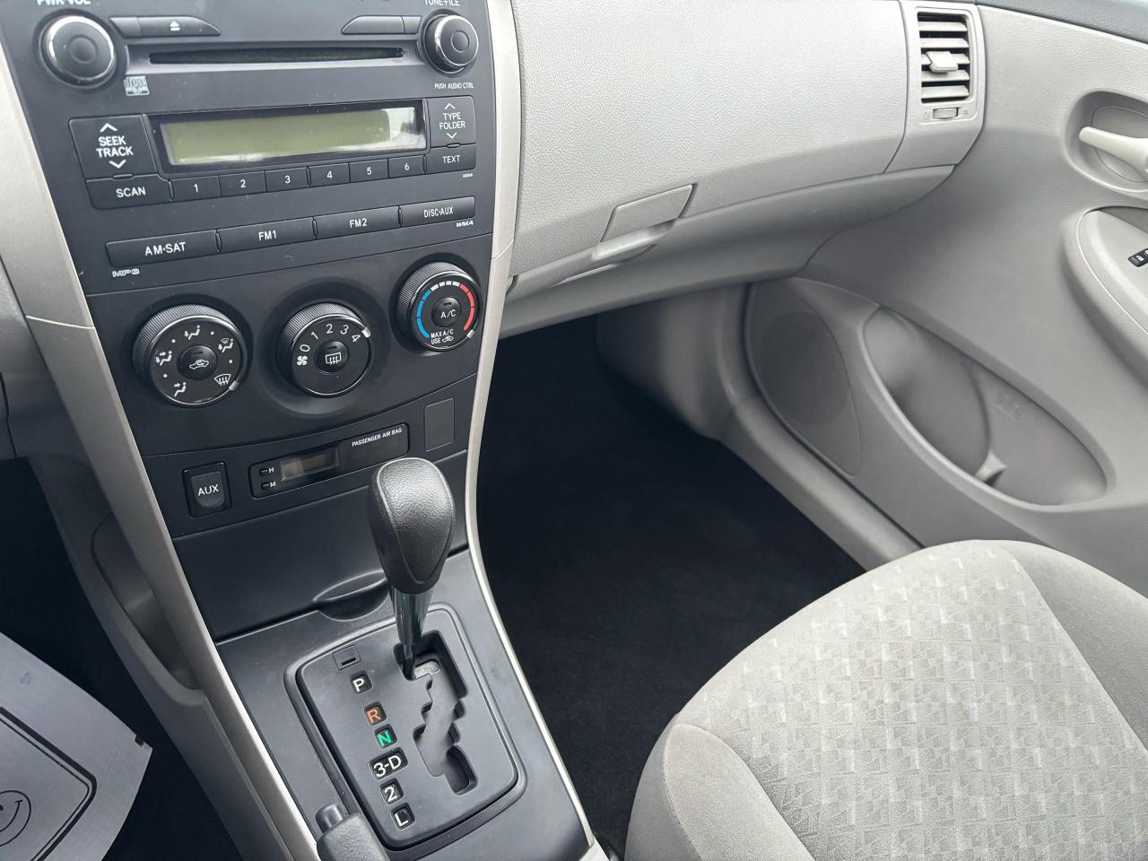 2010 Toyota Corolla CE - Photo #11