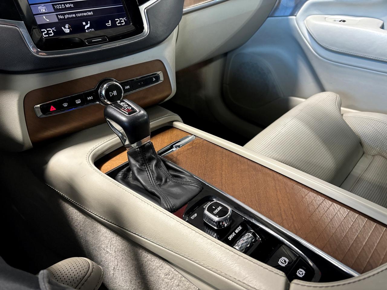 2016 Volvo XC90 T6 Inscription|AWD|NAV|HEADSUP|CREAMLEATHER|WOOD| - Photo #36