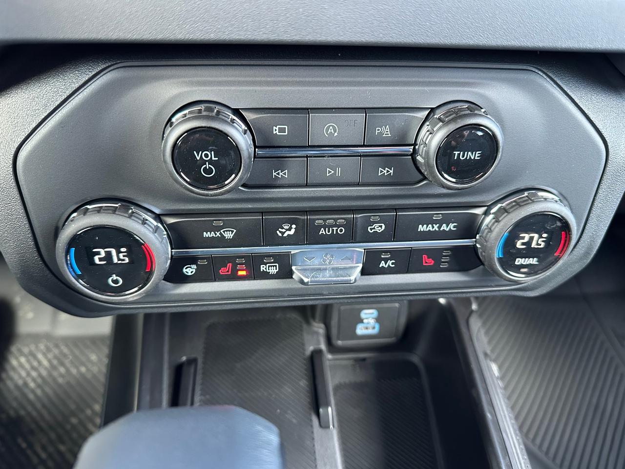 2025 Ford Bronco OUTER BANKS 4 Door 4x4 314A Photo5