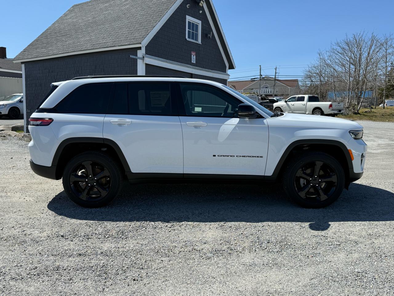 2025 Jeep Grand Cherokee L Altitude 4x4 Photo4