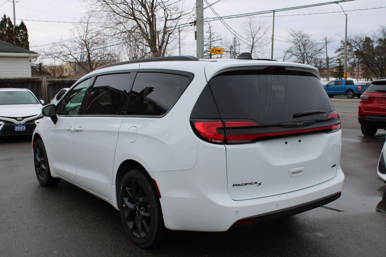 2023 Chrysler Pacifica TOURING L AWD - Photo #5