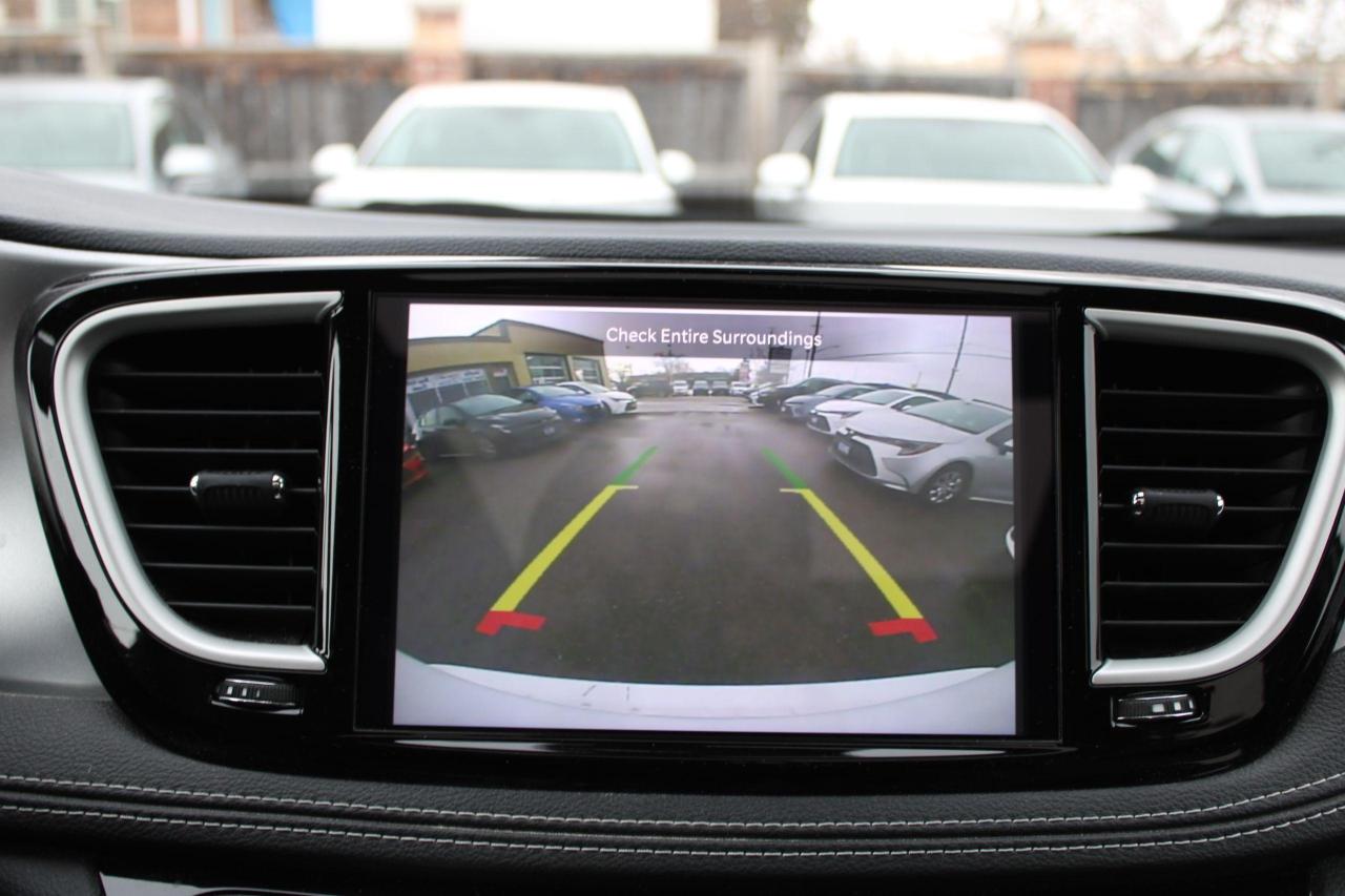 2023 Chrysler Pacifica TOURING L AWD - Photo #6
