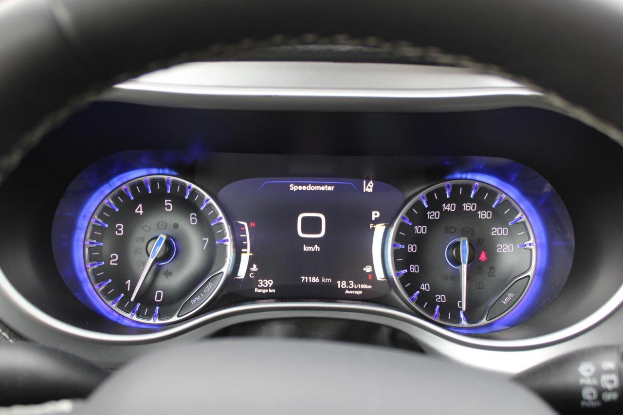 2023 Chrysler Pacifica TOURING L AWD - Photo #8