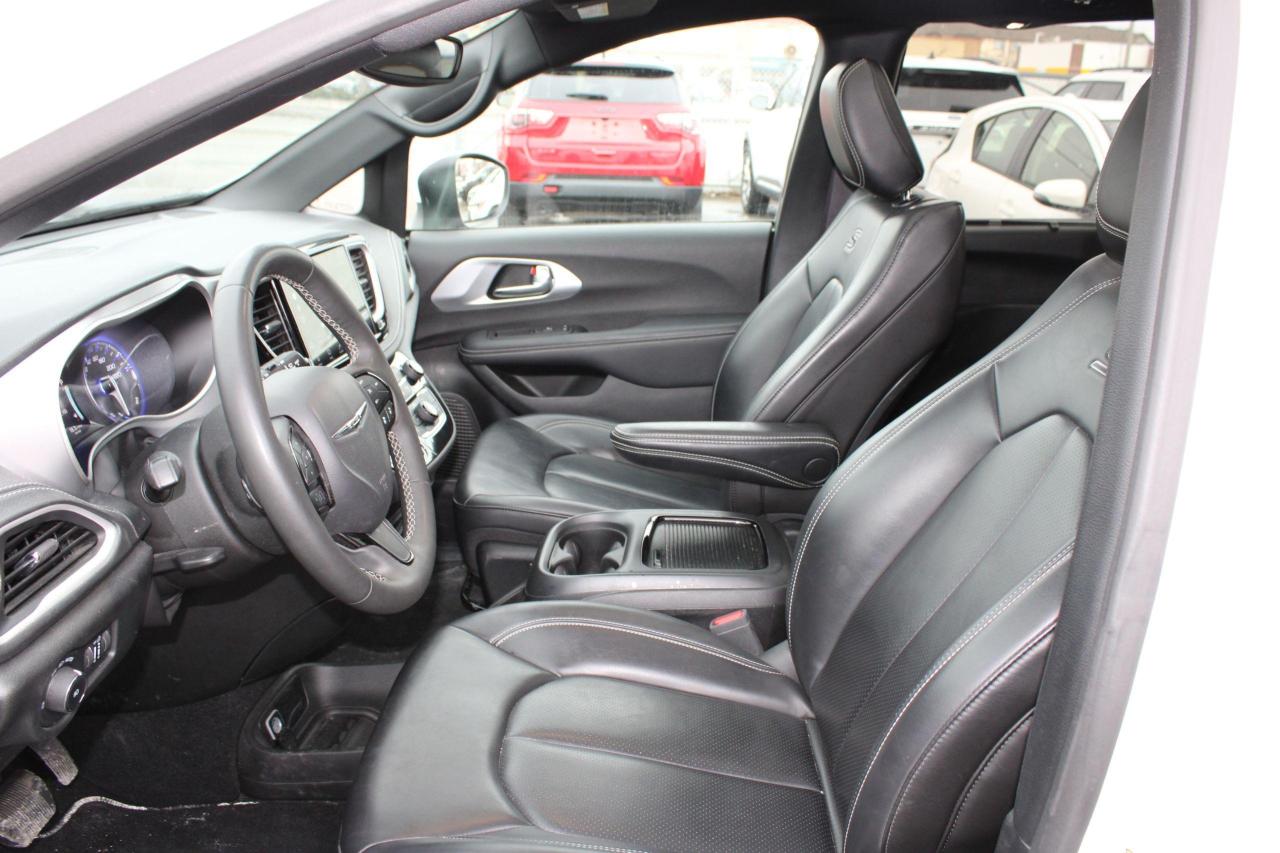 2023 Chrysler Pacifica TOURING L AWD - Photo #15