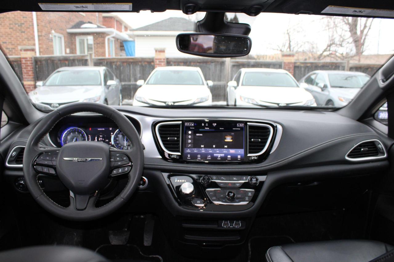 2023 Chrysler Pacifica TOURING L AWD - Photo #18