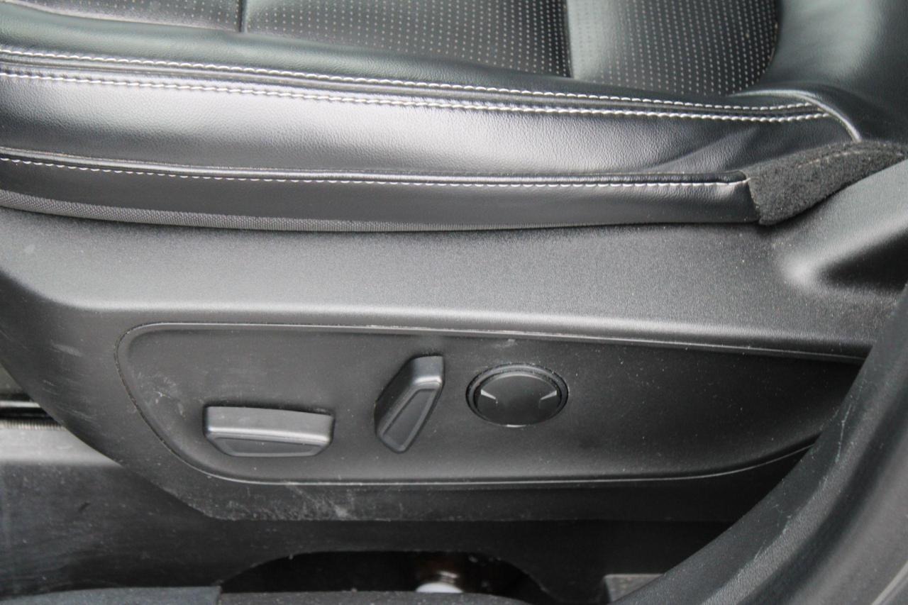 2023 Ford Escape Platinum AWD - Photo #12