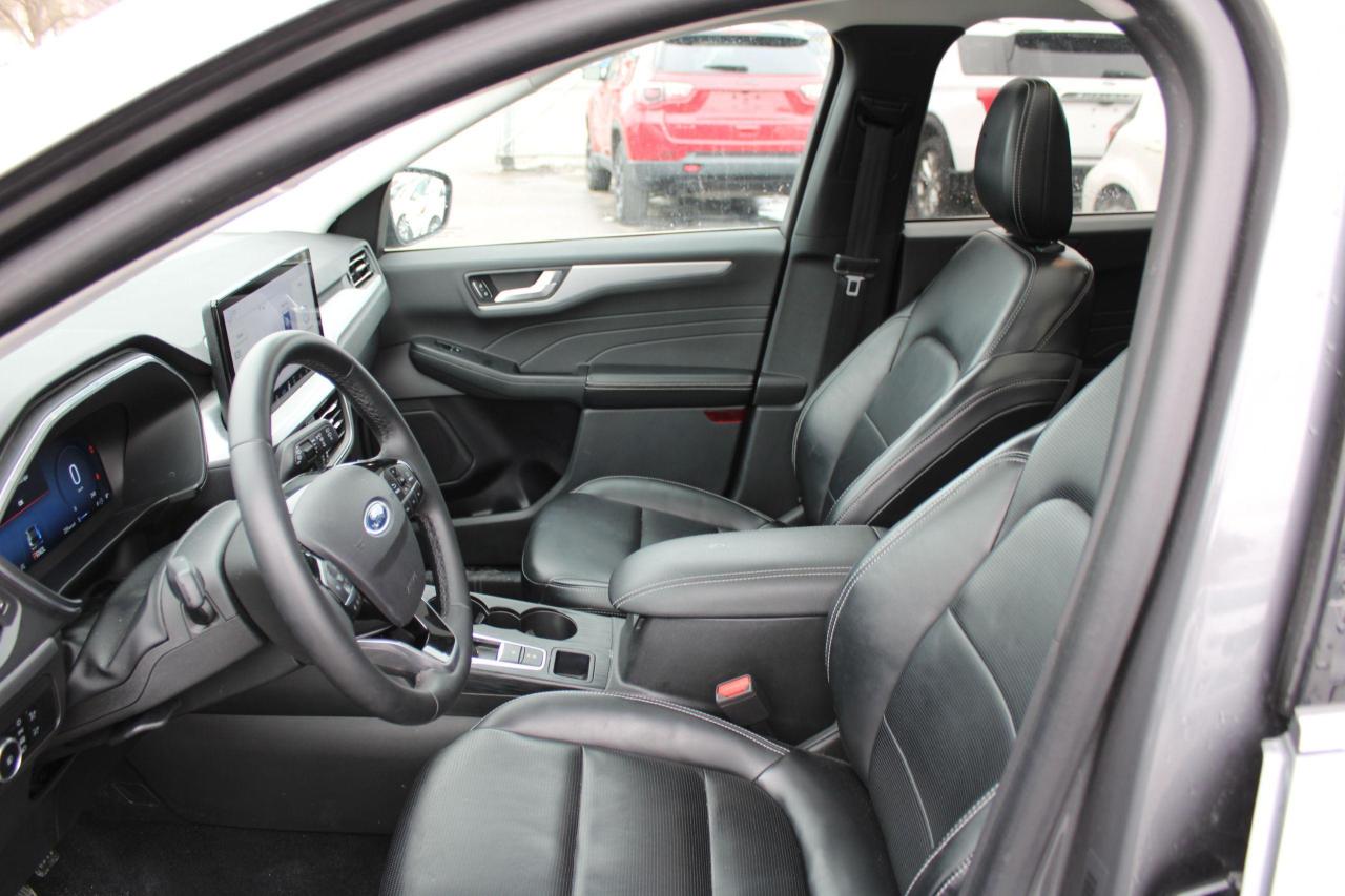 2023 Ford Escape Platinum AWD - Photo #13