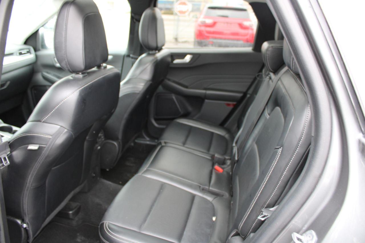 2023 Ford Escape Platinum AWD - Photo #16