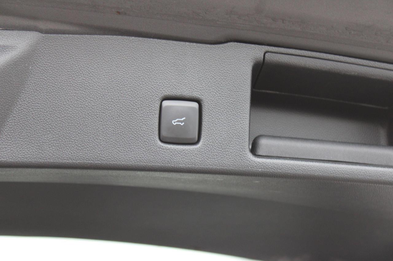 2023 Ford Escape Platinum AWD - Photo #17