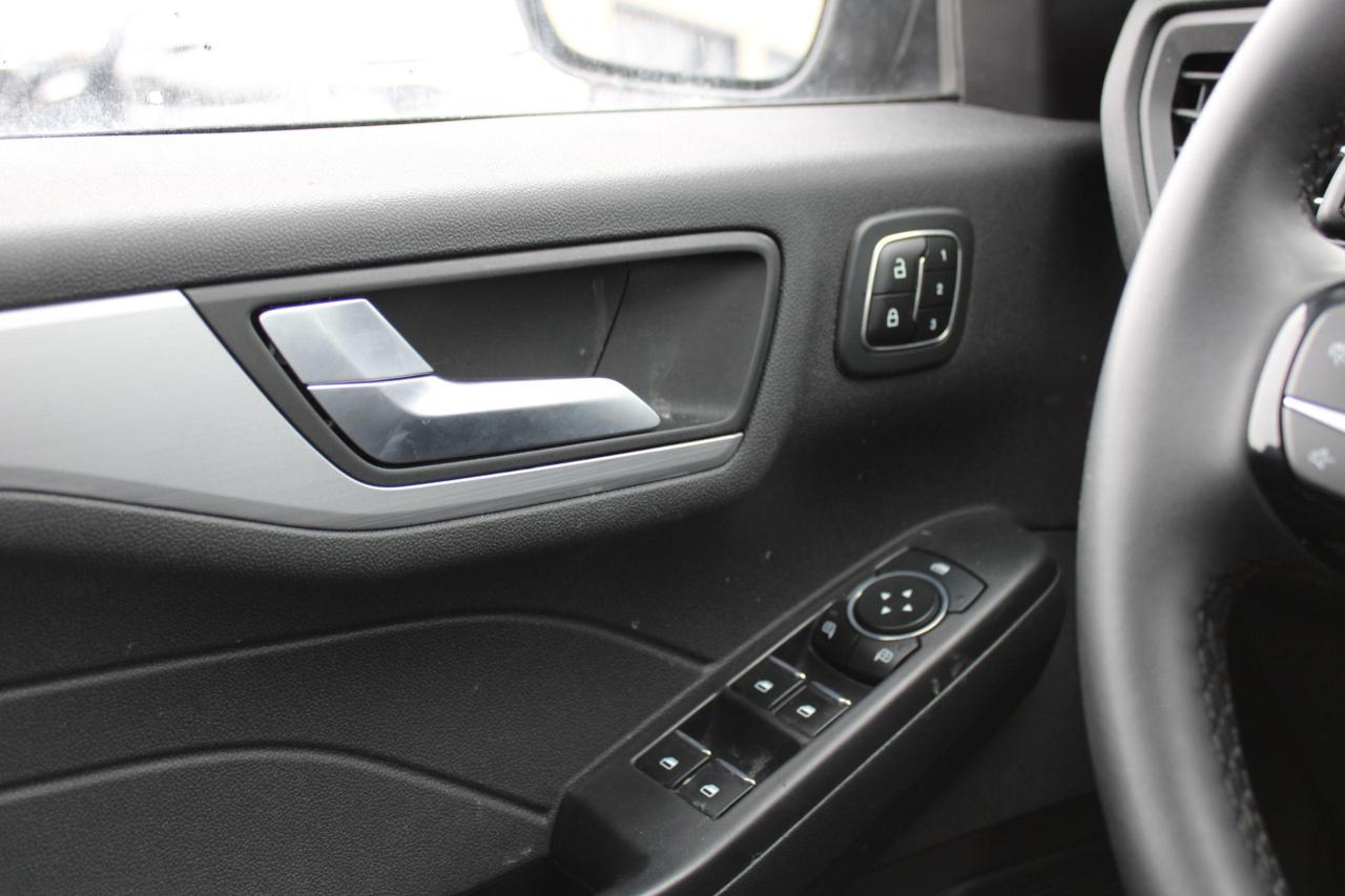2023 Ford Escape Platinum AWD - Photo #19