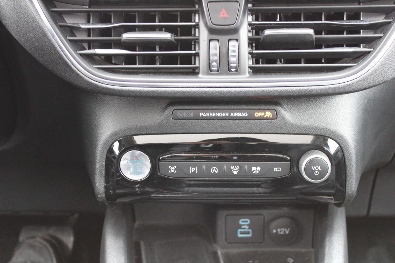 2023 Ford Escape Platinum AWD - Photo #21