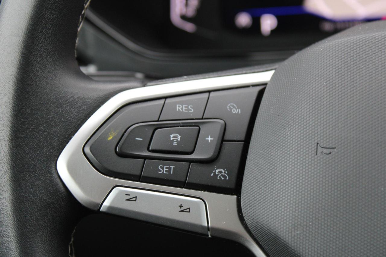 2023 Volkswagen Taos Highline - Photo #17
