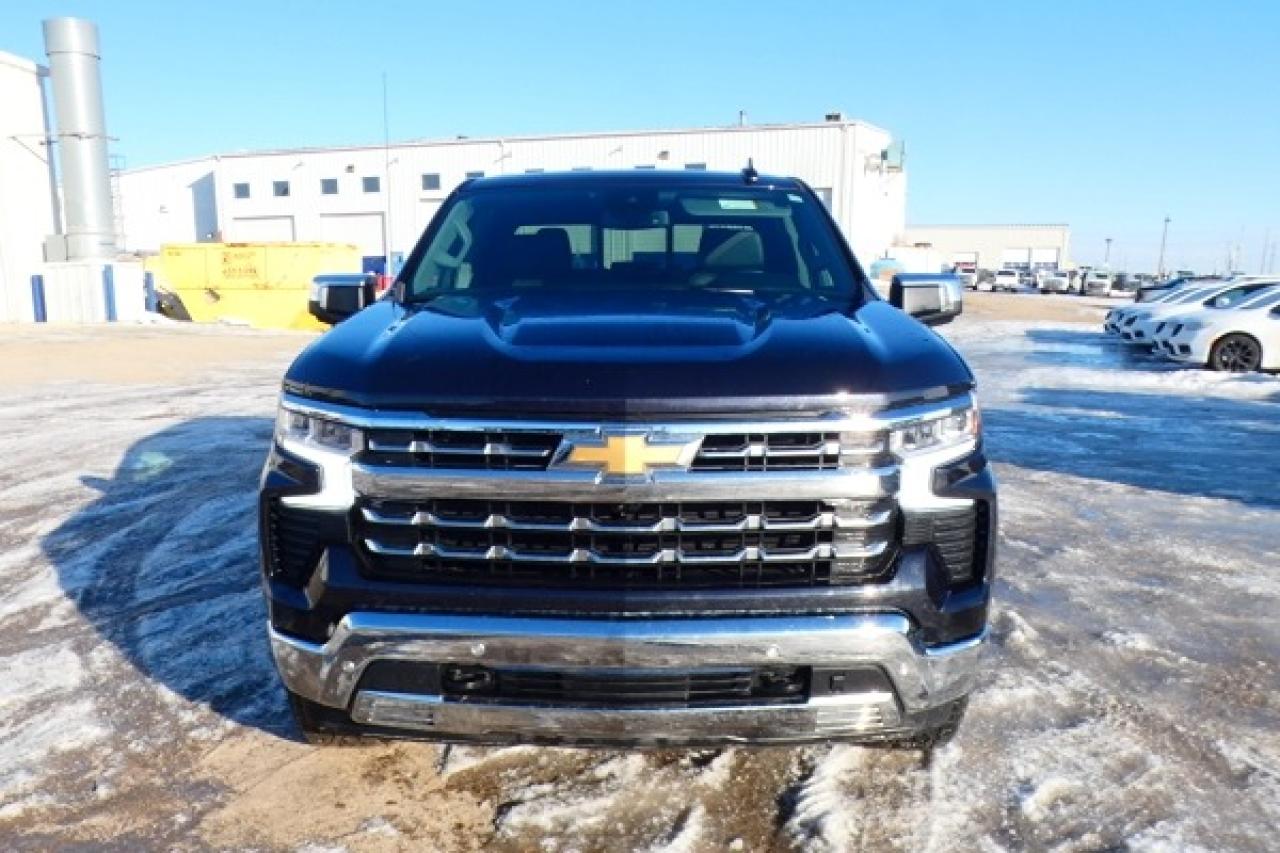 2023 Chevrolet Silverado 1500 LTZ 4WD Crew Cab w/H&C L, NAV, BUC - Photo #3