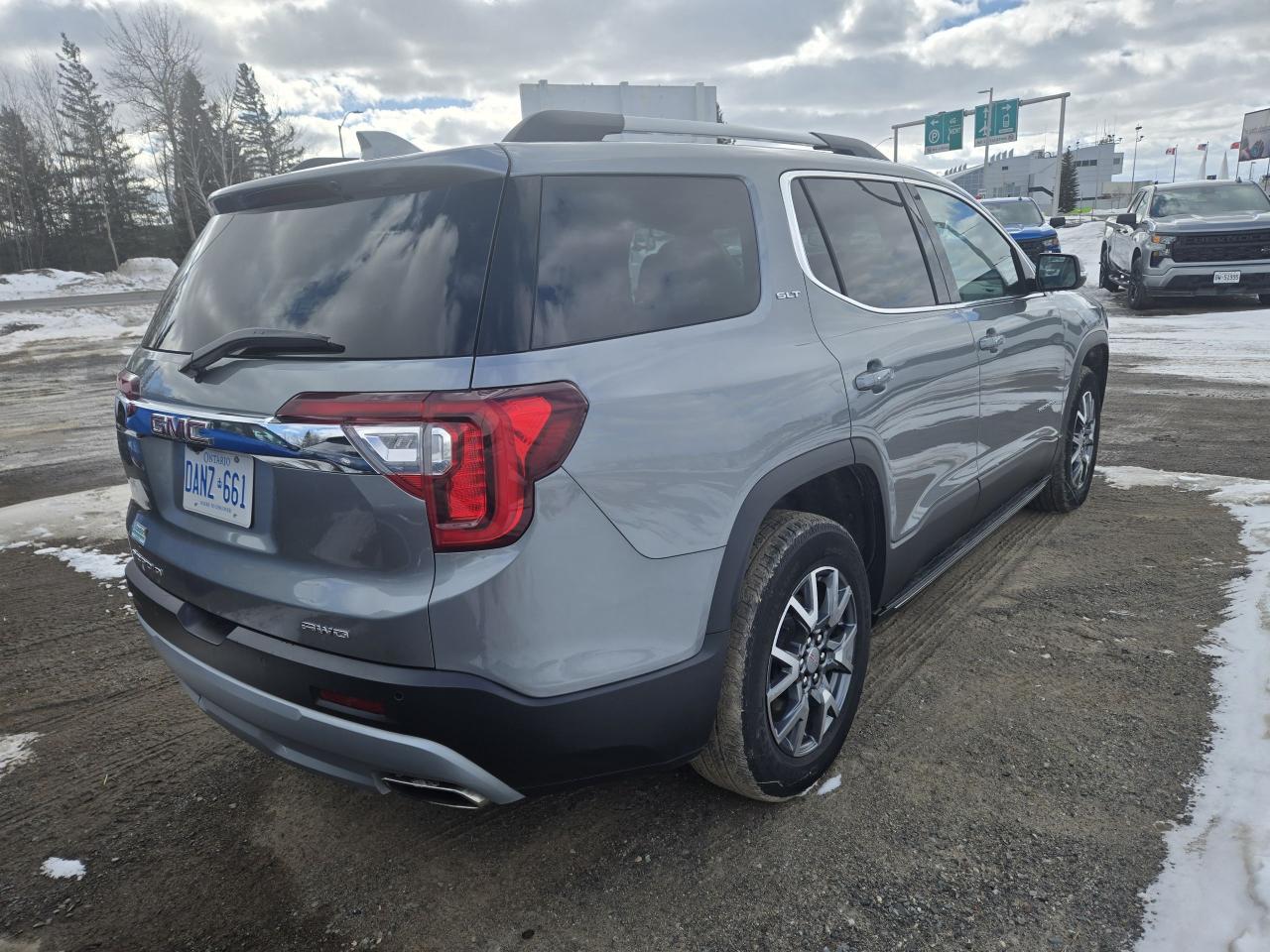 2023 GMC Acadia AWD 4dr SLT - Photo #4