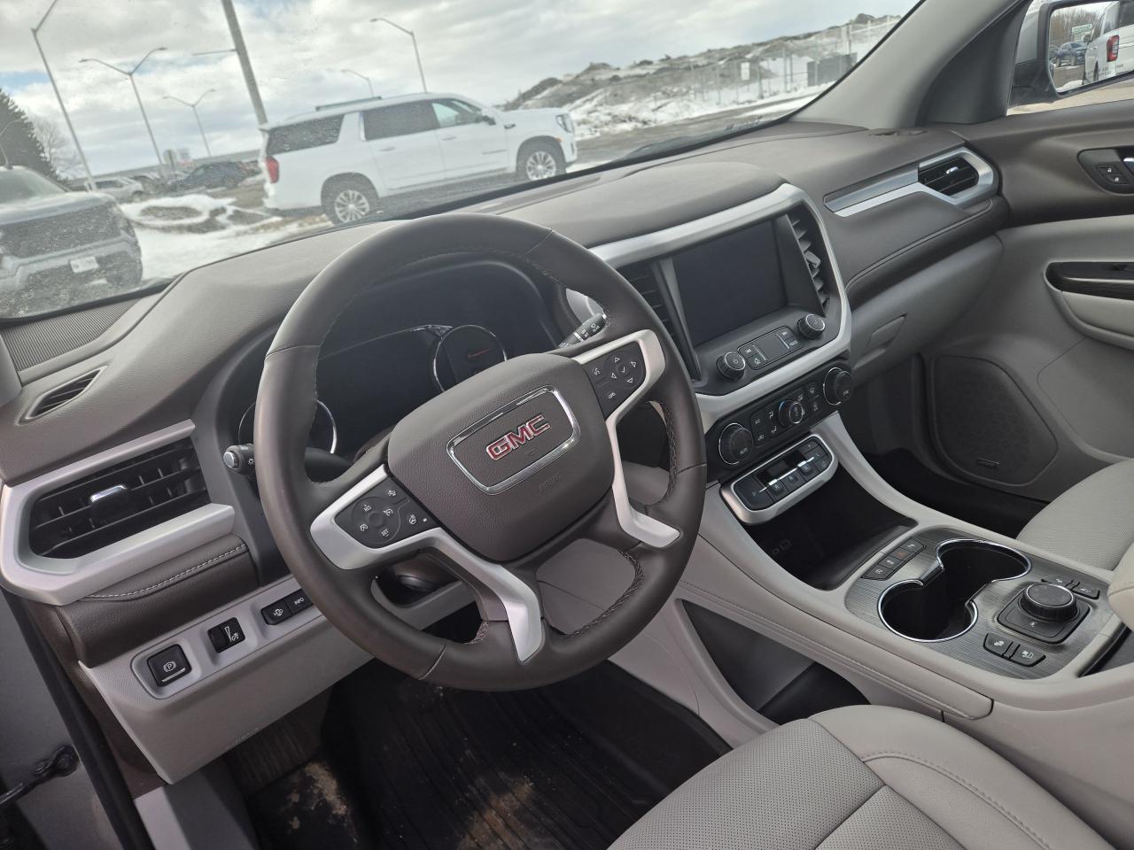 2023 GMC Acadia AWD 4dr SLT - Photo #12