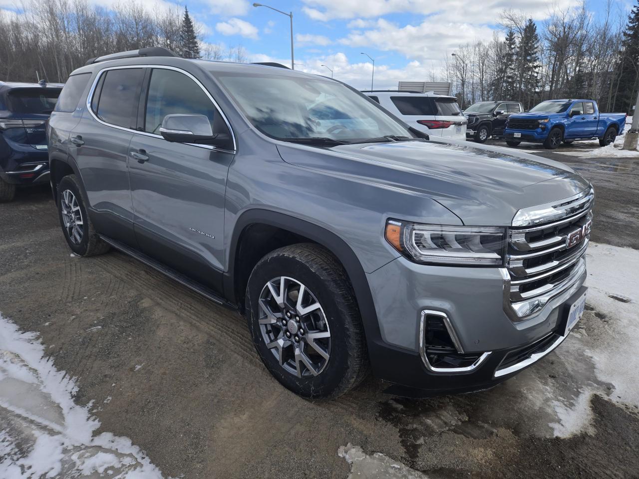 2023 GMC Acadia AWD 4dr SLT - Photo #3