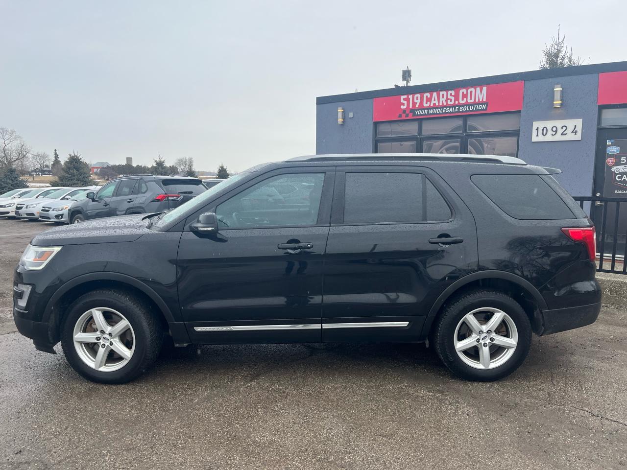 2017 Ford Explorer XLT | Backup Camera | Heated Seats | Bluetooth - Photo #2