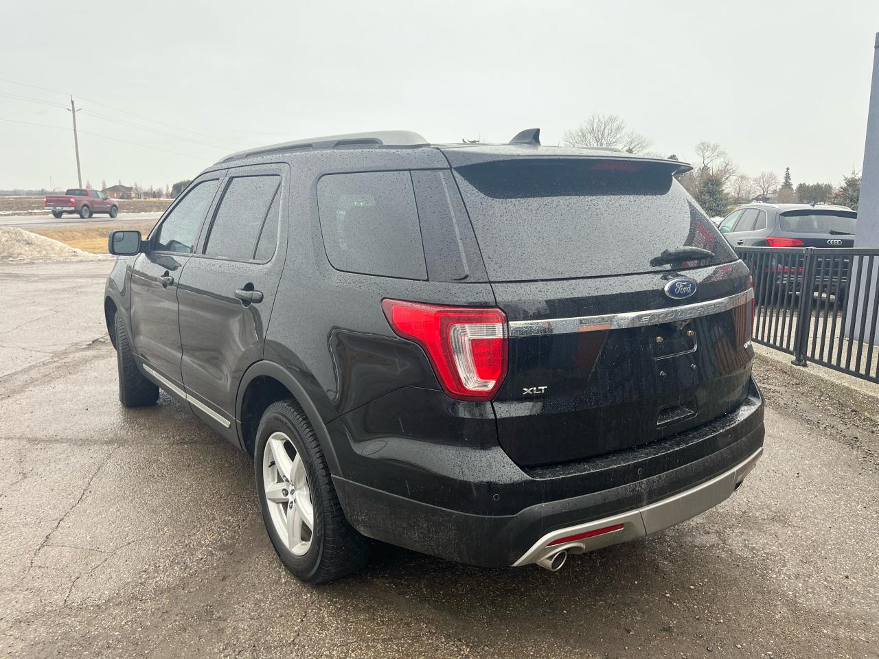 2017 Ford Explorer XLT | Backup Camera | Heated Seats | Bluetooth - Photo #3