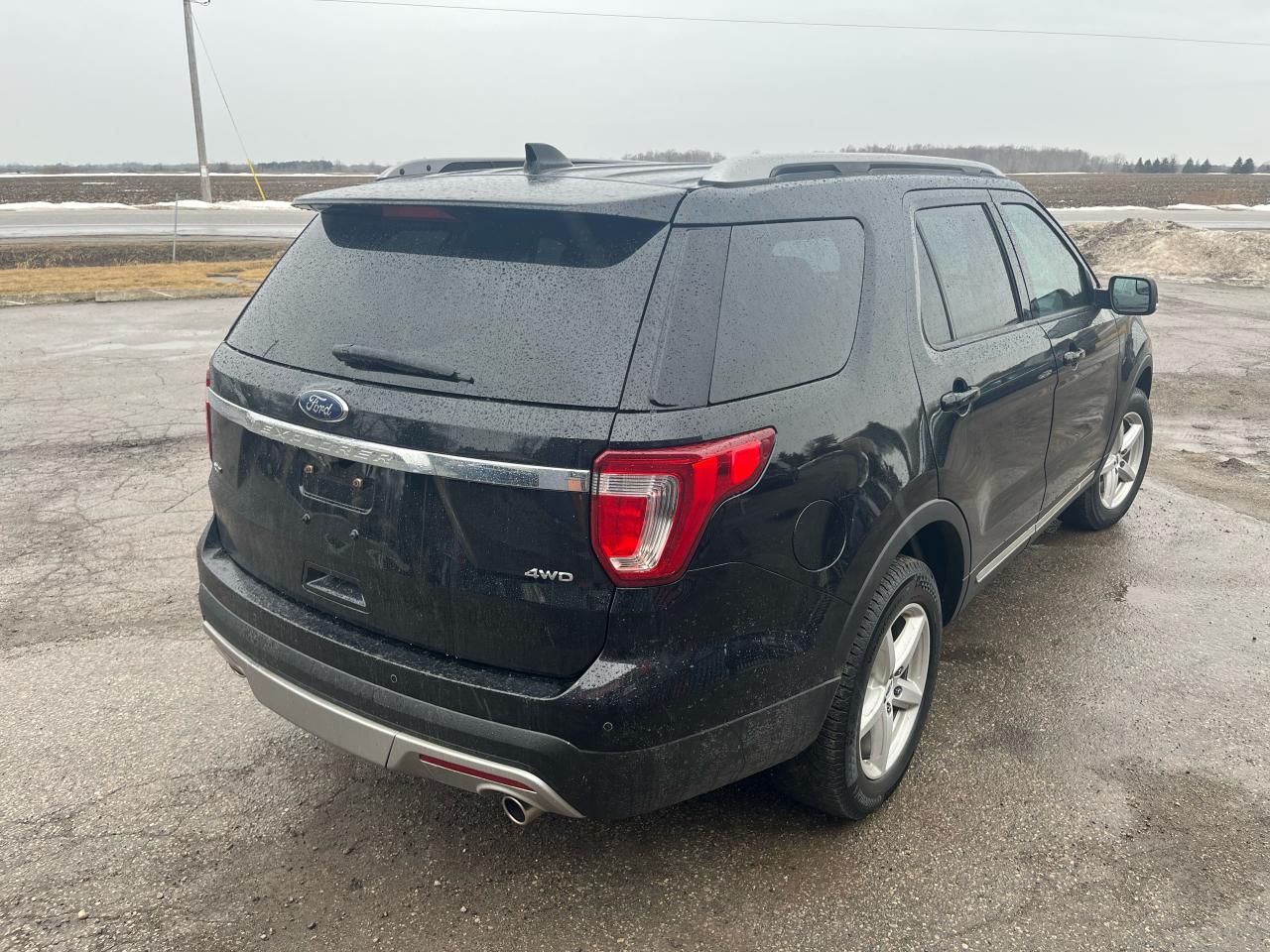 2017 Ford Explorer XLT | Backup Camera | Heated Seats | Bluetooth - Photo #5