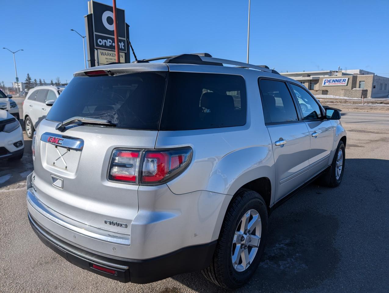 2016 GMC Acadia SLE - Photo #4