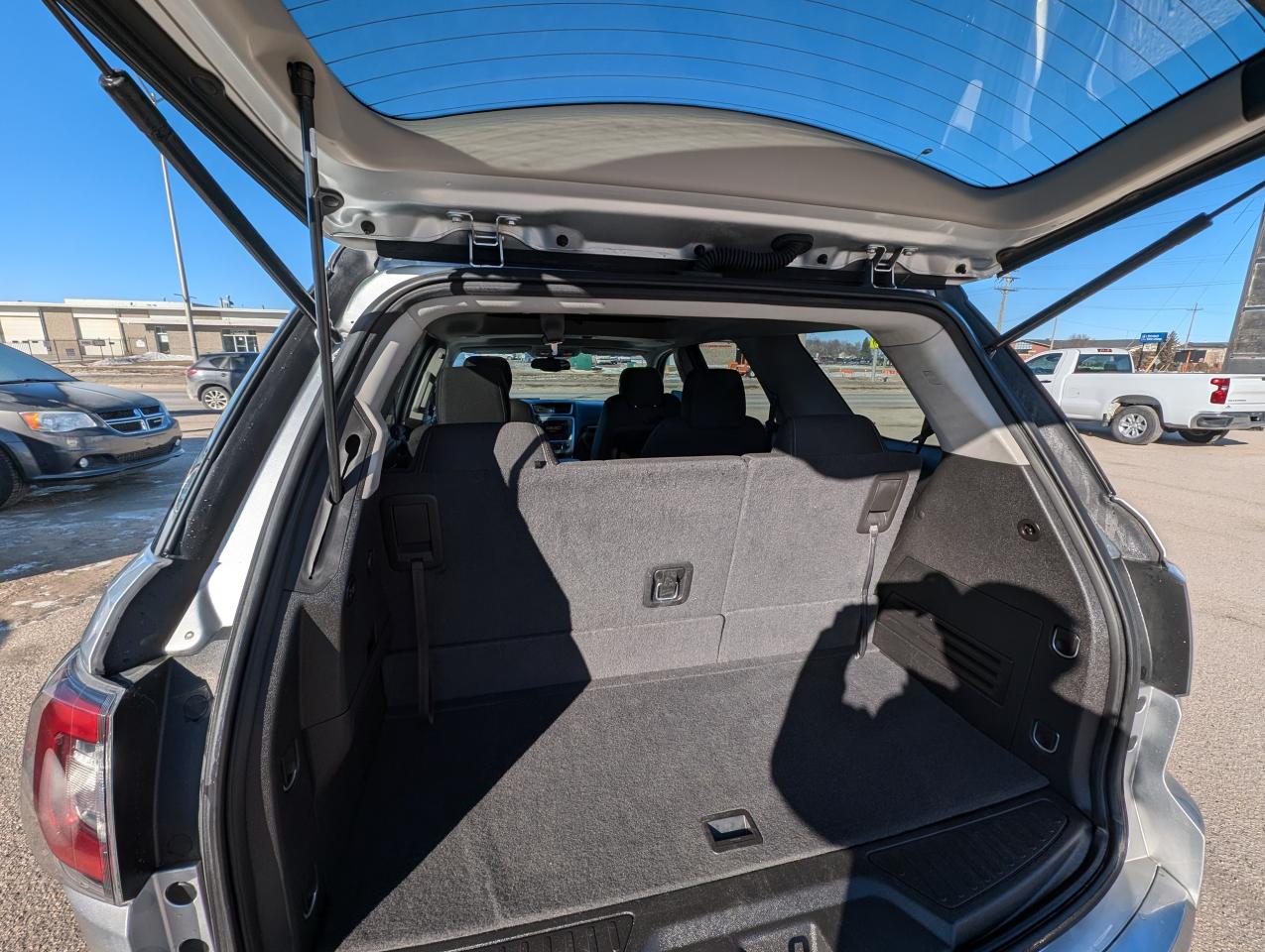 2016 GMC Acadia SLE - Photo #6