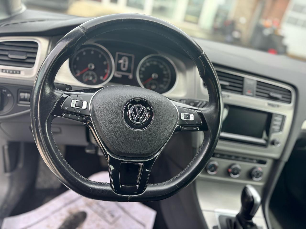 2015 Volkswagen Golf  - Photo #5