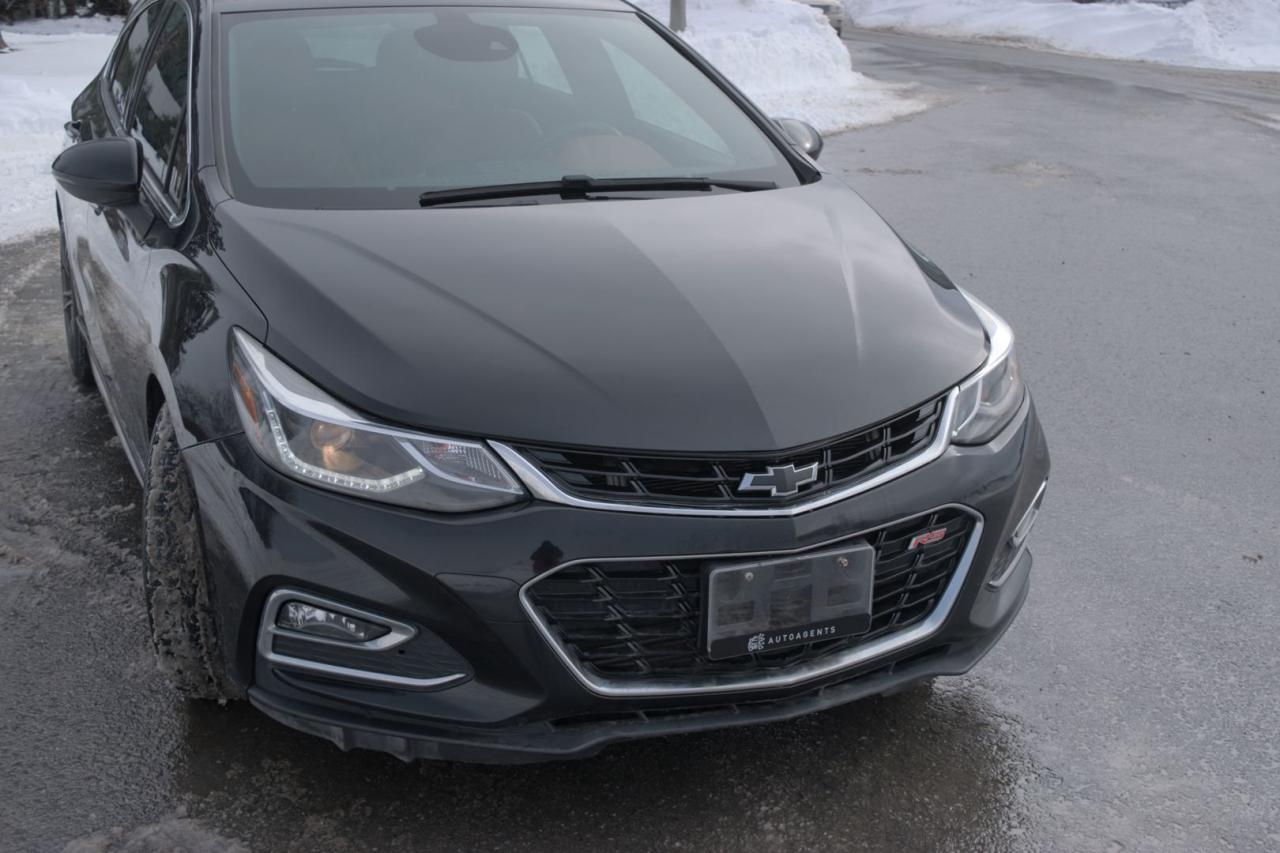 2017 Chevrolet Cruze Premier HATCHBACK - Photo #3