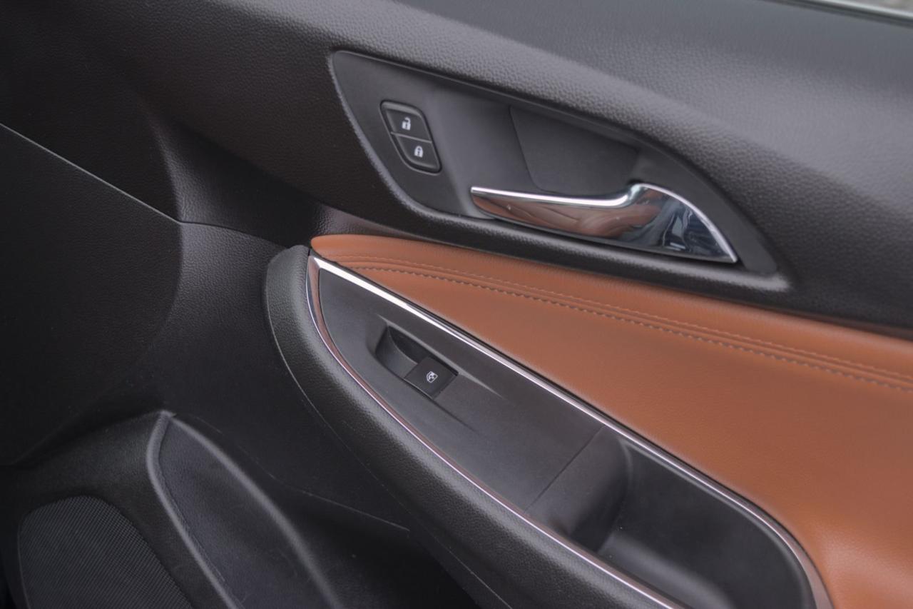 2017 Chevrolet Cruze Premier HATCHBACK - Photo #18