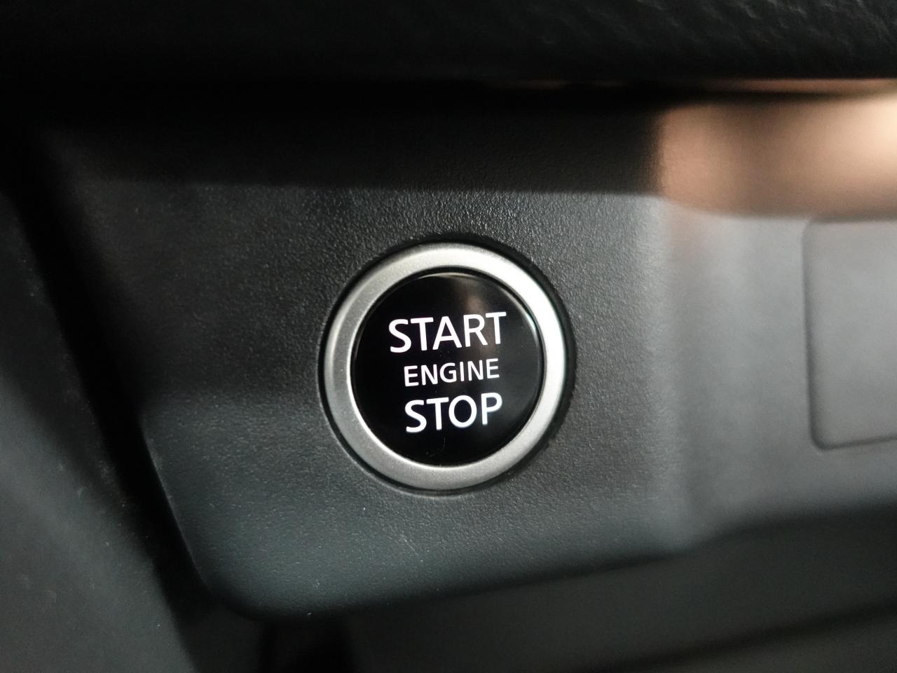 2021 Nissan Rogue SV | AWD | Leather | Pano roof | BSM | CarPlay