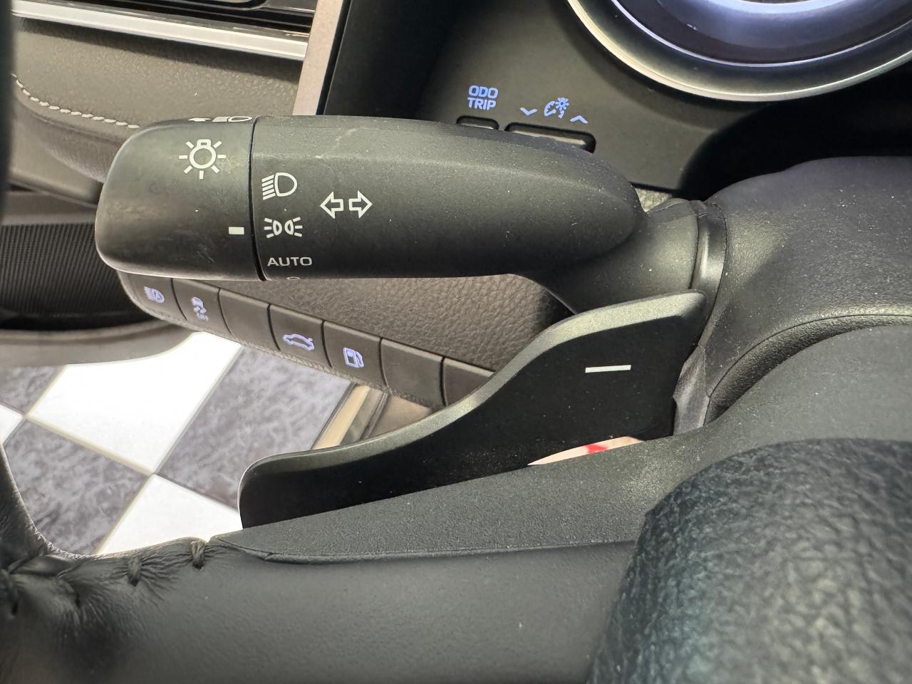 2018 Toyota Camry SE+New Tires+Brakes+Adaptive Cruise+CLEAN CARFAX - Photo #43